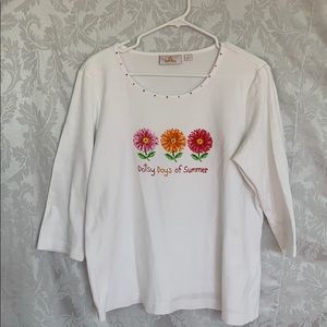 White 3/4 sleeve flower tshirt